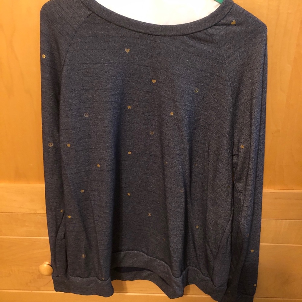 Cute blue top